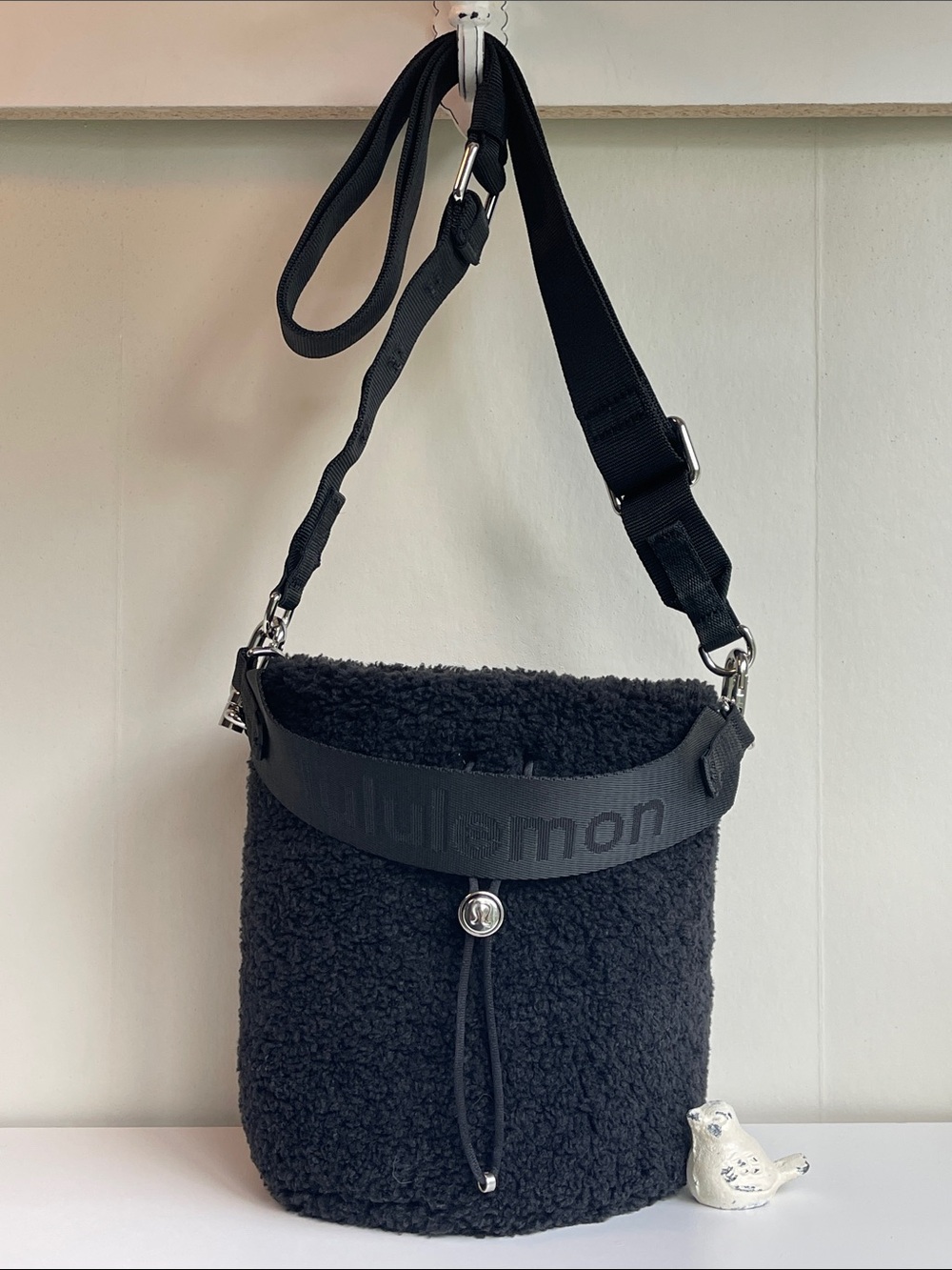 Lululemon Crossbody Fleece Bucket Bag 2.5L Black